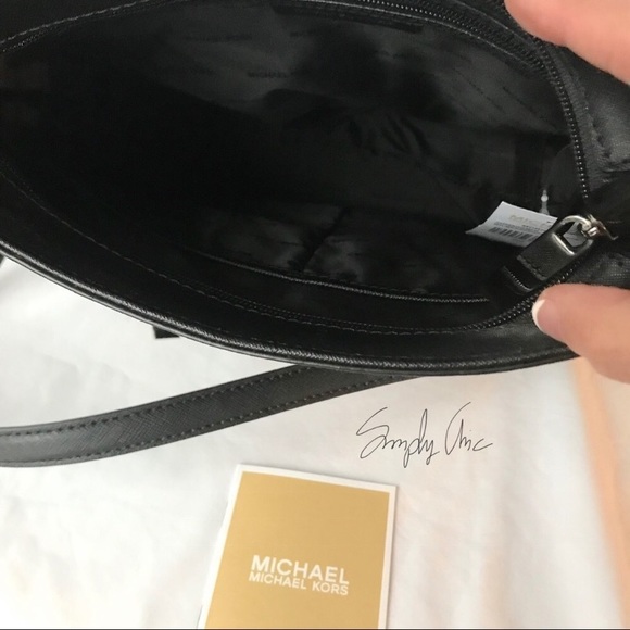 New authentic MK monogram Morgan Messenger Bag - Picture 6 of 7